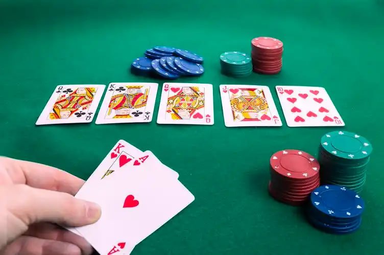 Peti harta kapten untuk pengguna dewasa